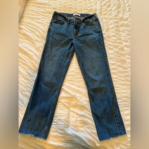 Abercrombie & Fitch “The 90’s Straight Mid Rise” Jean size 29/8